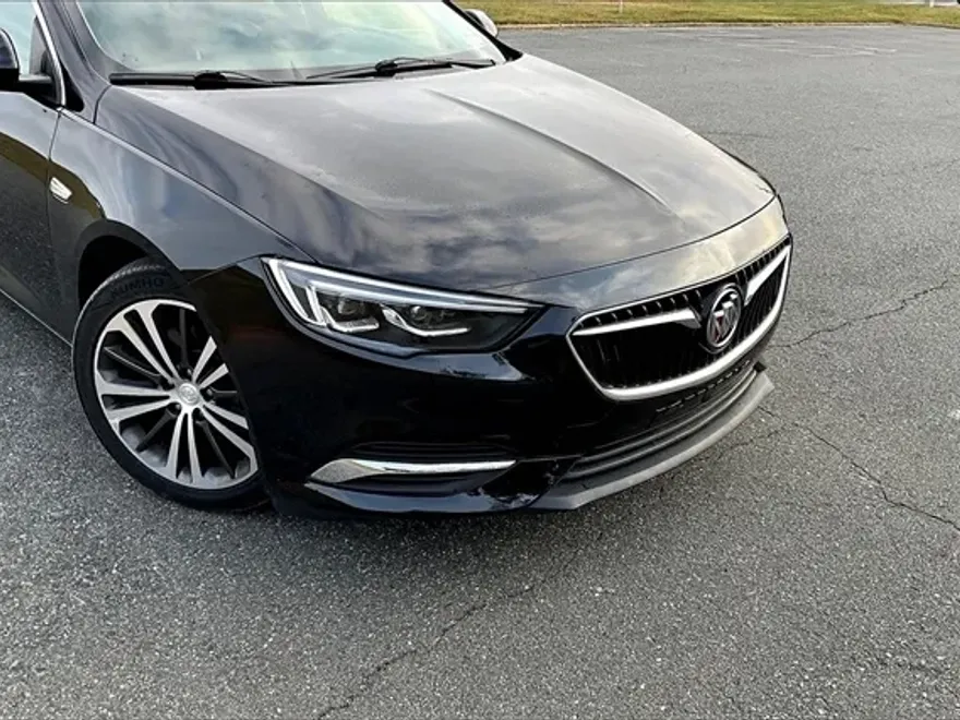 2018 Buick Regal Sportback Essence photo 1