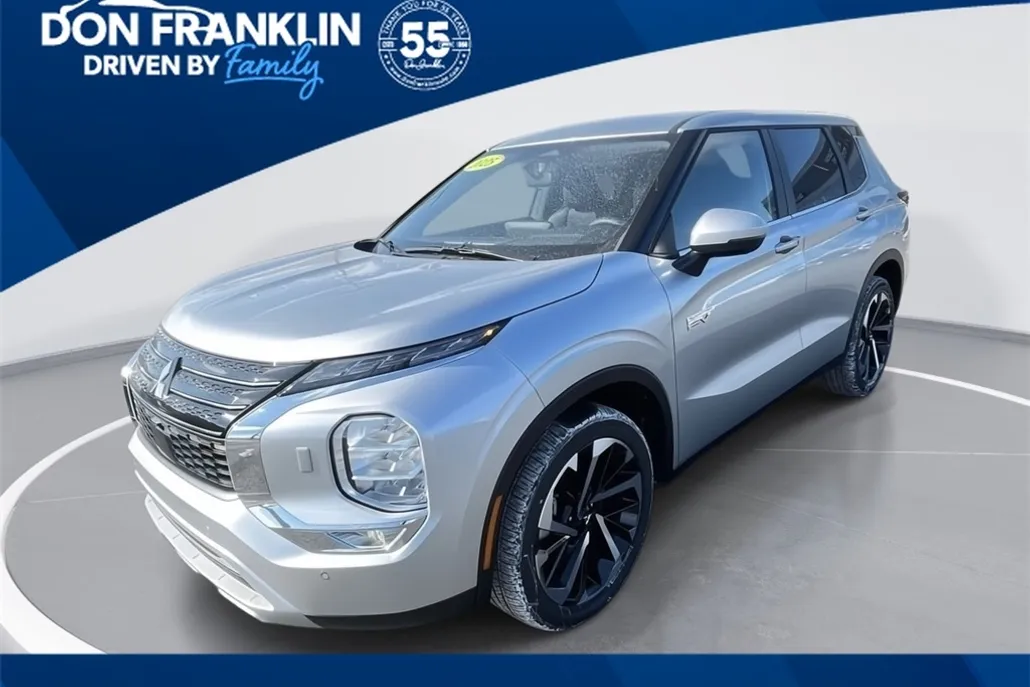 2025 Mitsubishi Outlander PHEV SE photo 1