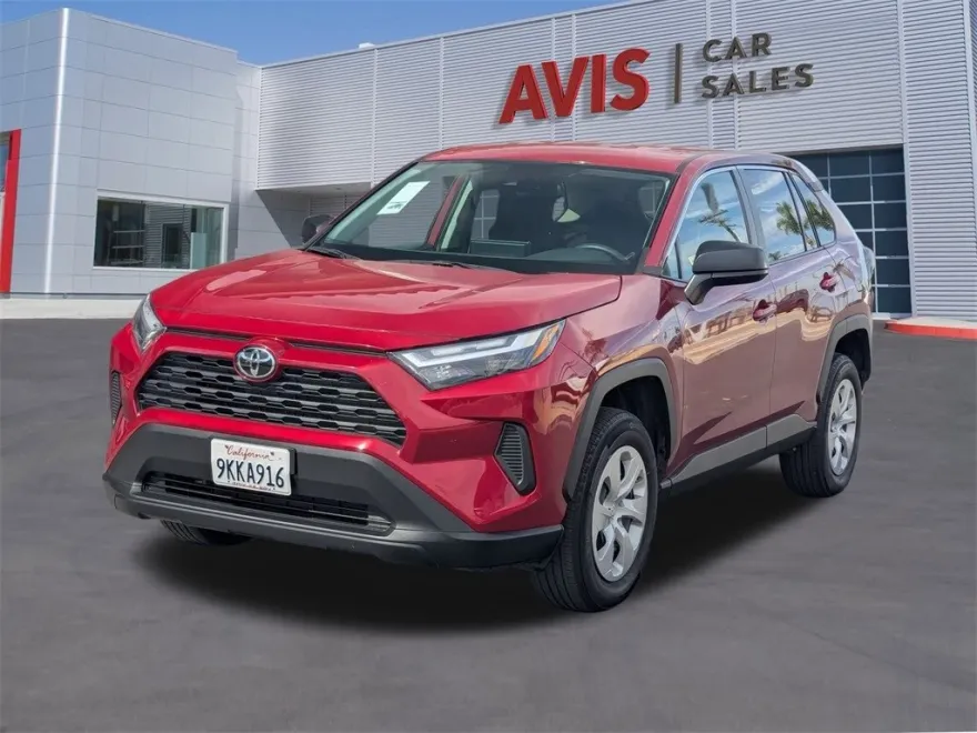 2024 Toyota RAV4 LE photo 1