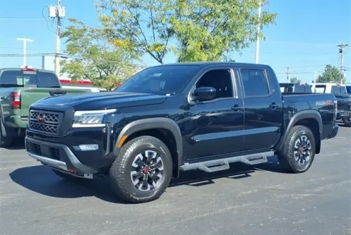 2023 Nissan Frontier PRO-4X photo 2