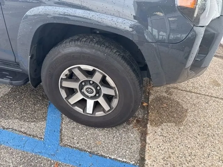 2024 Toyota 4Runner TRD Off-Road photo 1