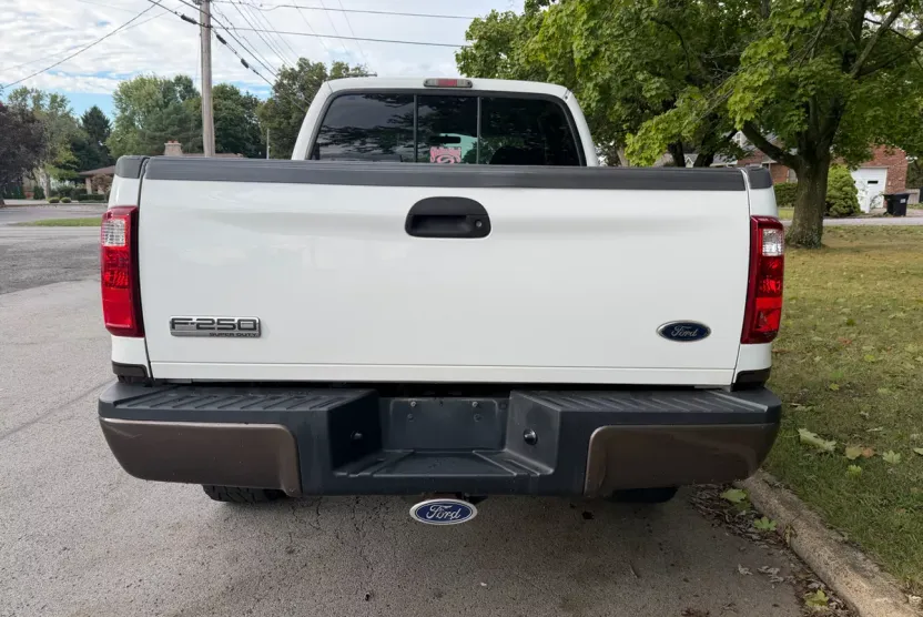 1999 Ford F-250 Lariat photo 1
