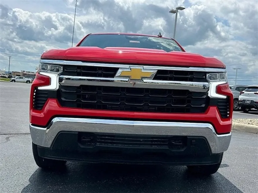 2026 Chevrolet Silverado 1500 LT photo 1