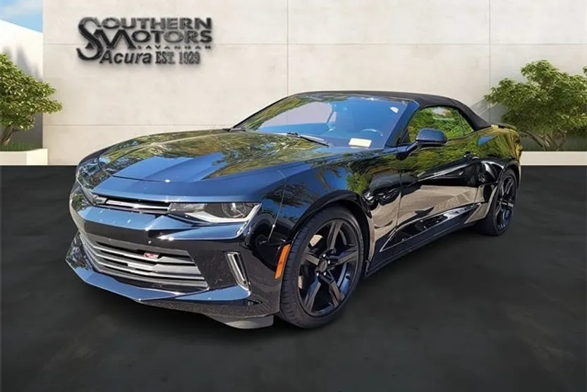 2018 Chevrolet Camaro 2LT photo 1