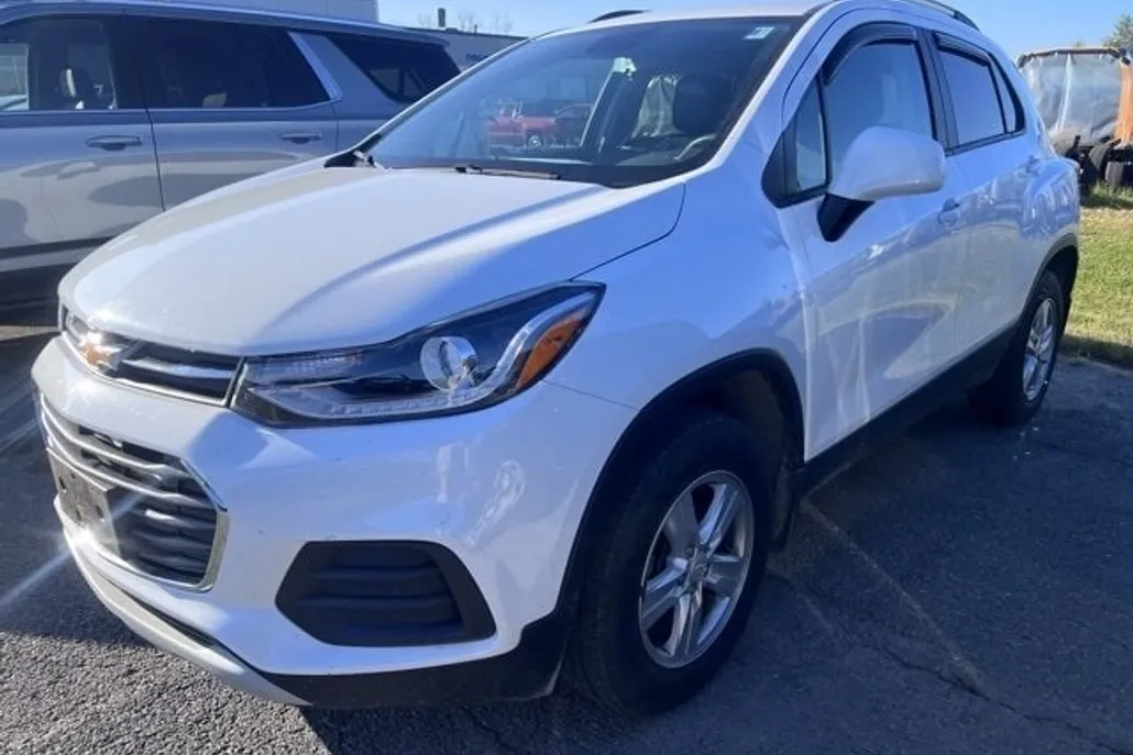2022 Chevrolet Trax LT photo 1