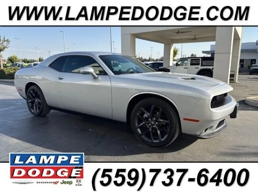 2023 Dodge Challenger SXT photo 1