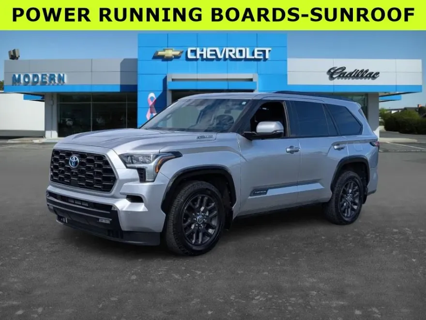 2023 Toyota Sequoia SR5 photo 1