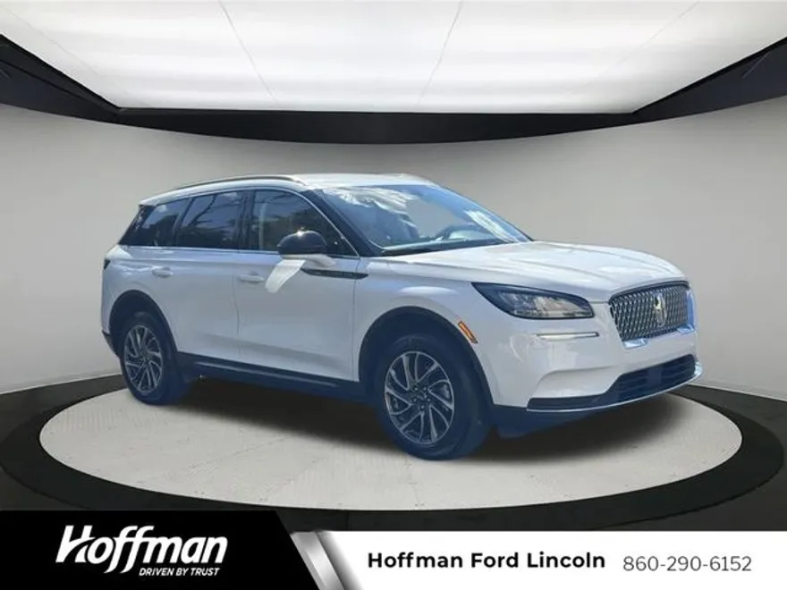 2022 Lincoln Corsair Standard photo 1