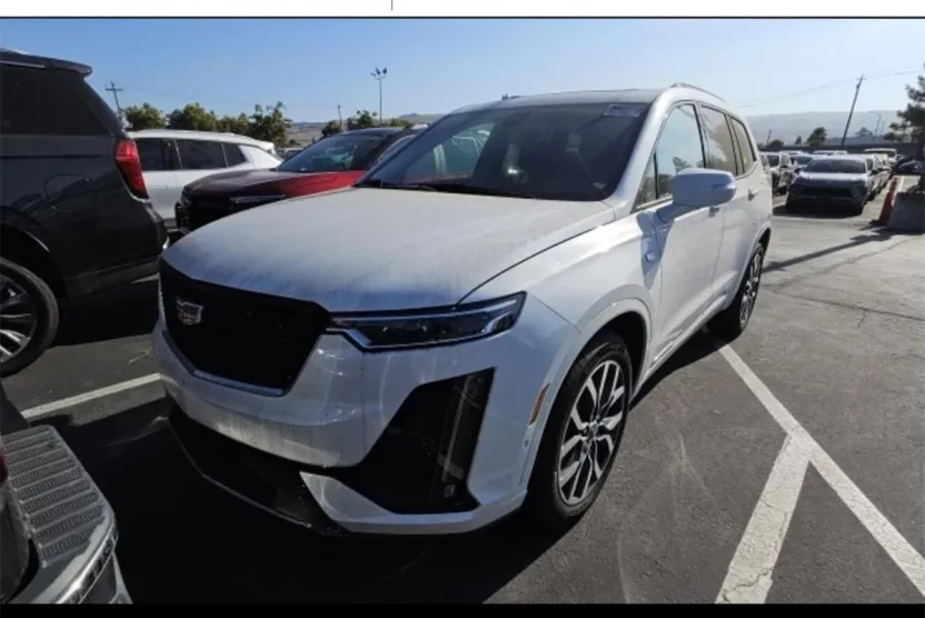 2024 Cadillac XT6 Sport photo 1