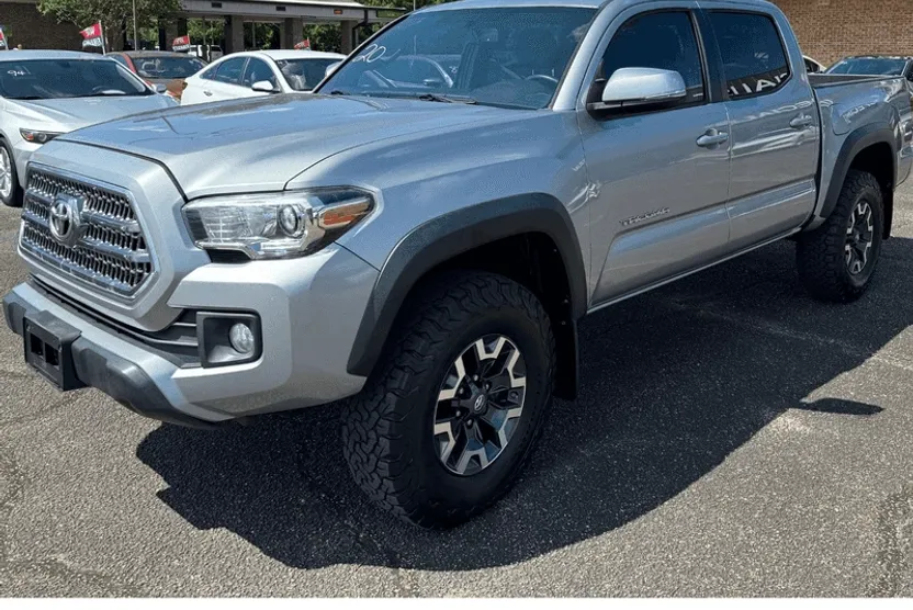 2017 Toyota Tacoma SR5 Double Cab 4x4 photo 1