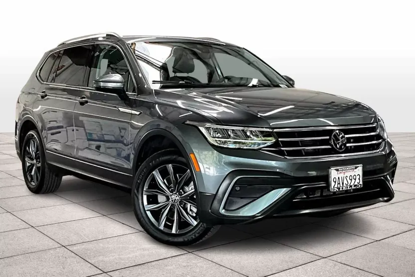 2022 Volkswagen Tiguan SE photo 1