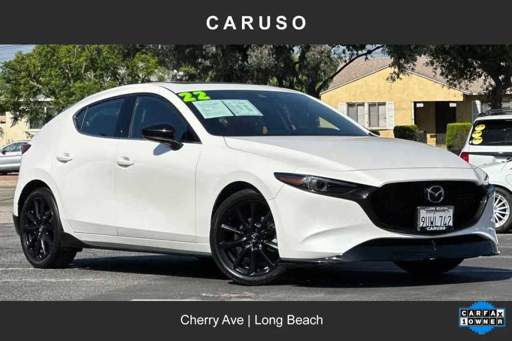 2022 Mazda Mazda3 Premium photo 1