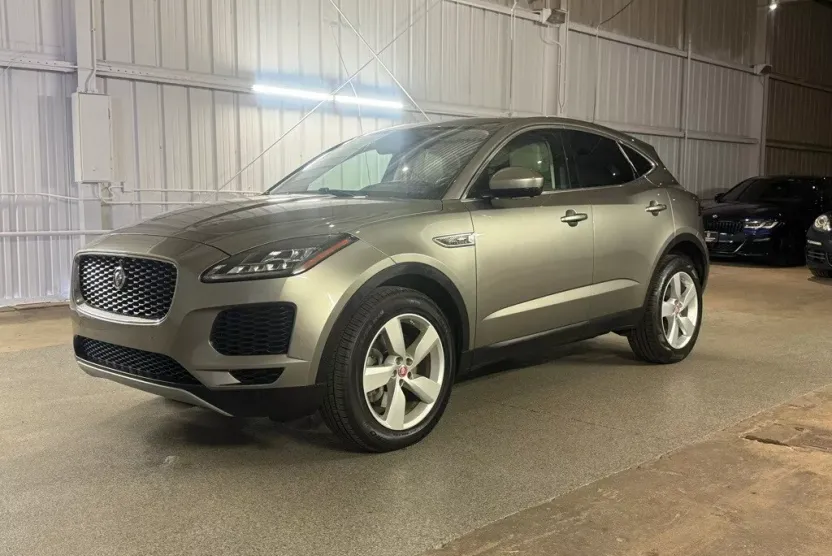 2020 Jaguar E-PACE SE photo 1