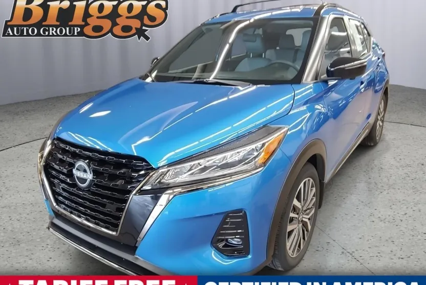 2023 Nissan Kicks SR photo 1