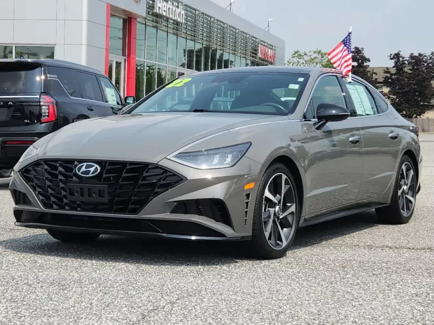 2022 Hyundai Sonata SEL Plus photo 1