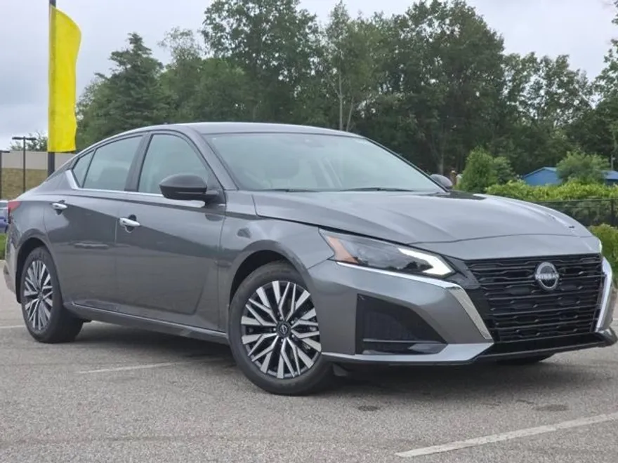 2025 Nissan Altima 2.5 SV photo 1