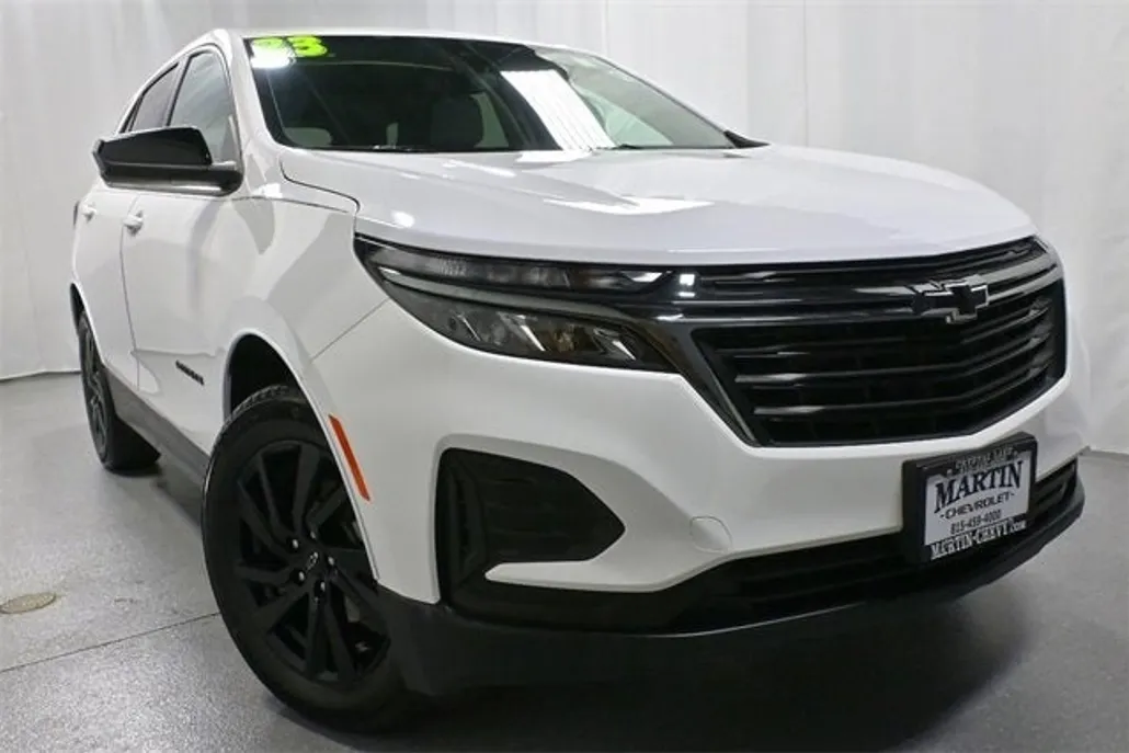 2023 Chevrolet Equinox LS photo 1