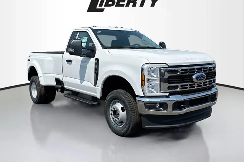 2025 Ford F-350 photo 1