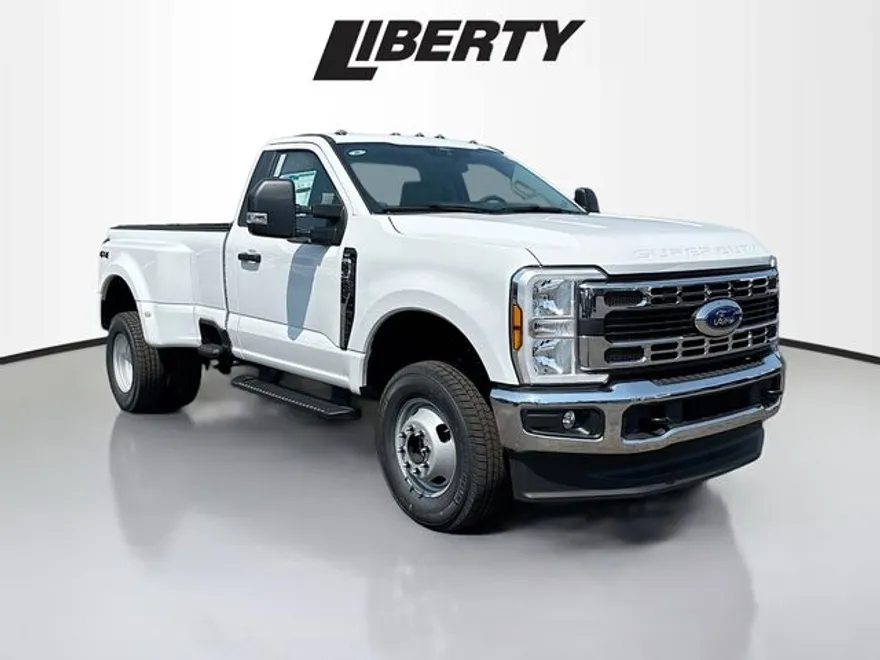 2025 Ford F-350 photo 1