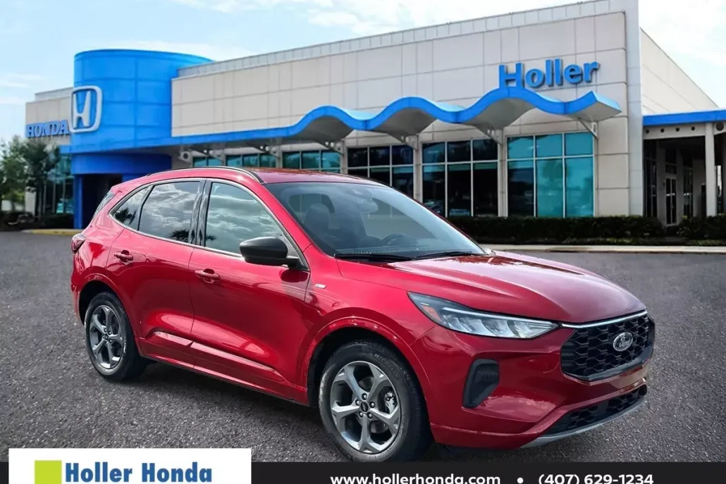 2024 Ford Escape ST-Line photo 1