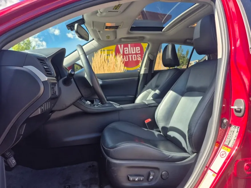 2011 Lexus CT 200h photo 1