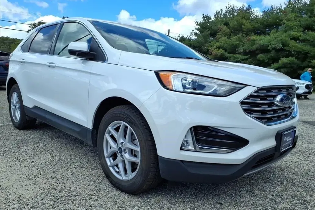 2021 Ford Edge SEL photo 1