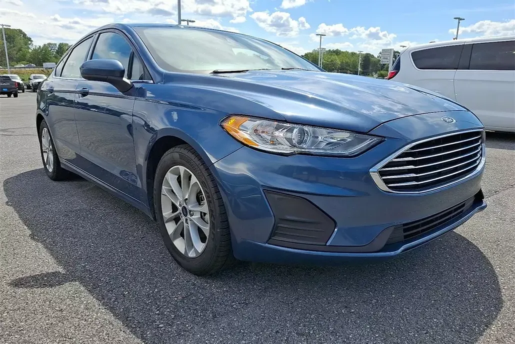2019 Ford Fusion SE photo 1