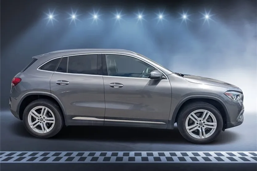 2021 Mercedes Benz GLA 250 4MATIC photo 1