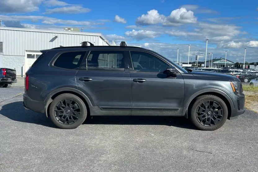 2022 Kia Telluride SX photo 1