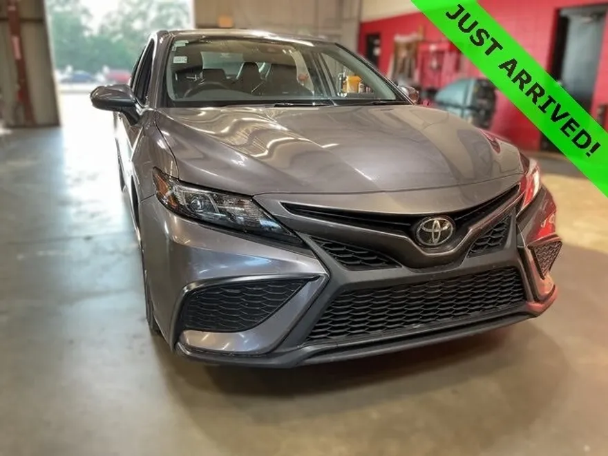 2024 Toyota Camry SE photo 1