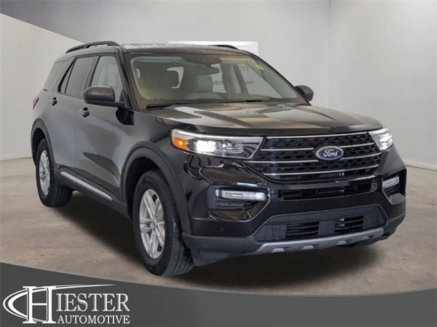 2024 Ford Explorer XLT photo 1