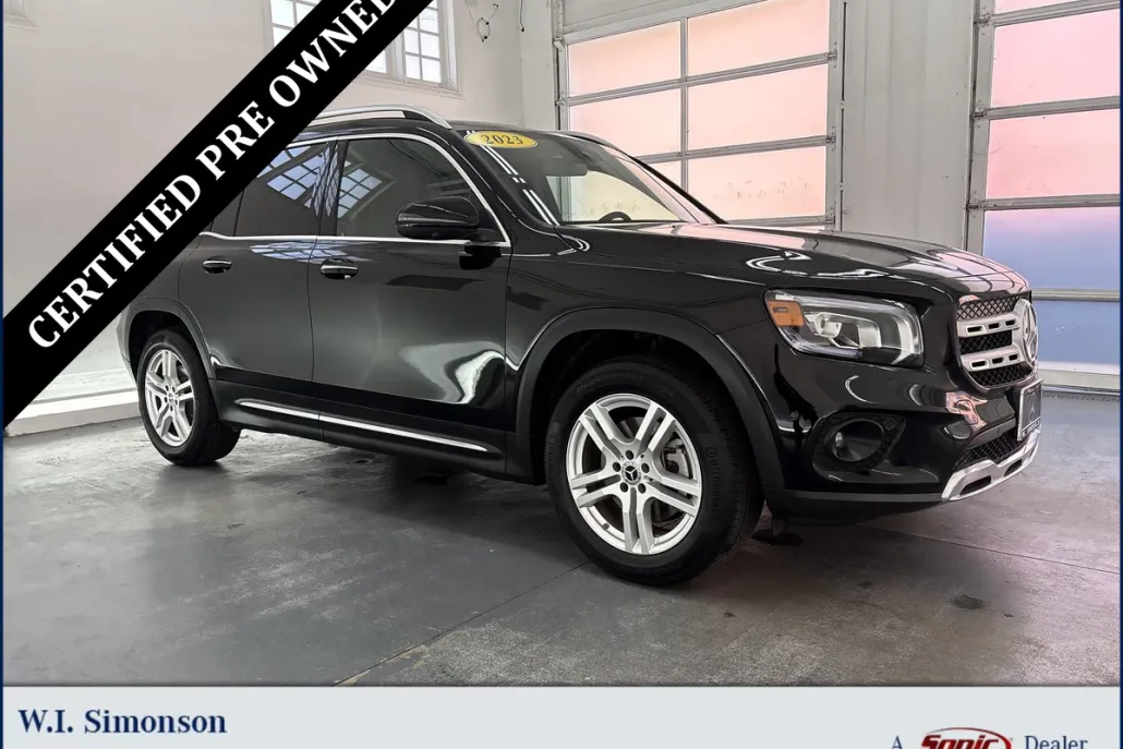 2023 Mercedes Benz GLB 250 photo 1