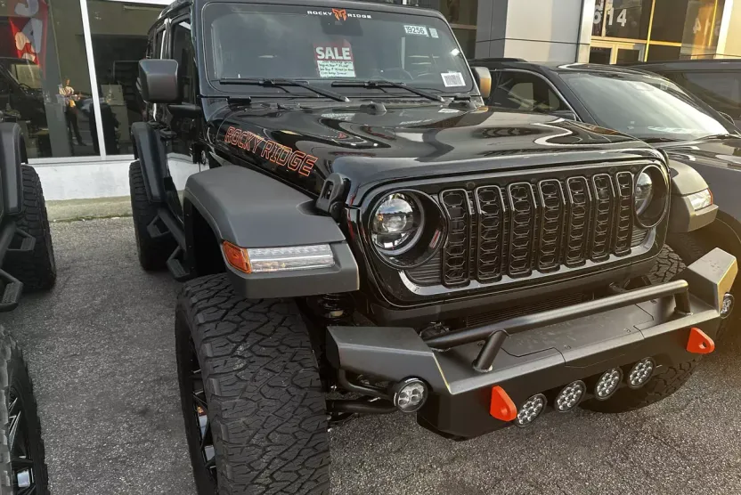 2025 Jeep Wrangler Willys photo 1