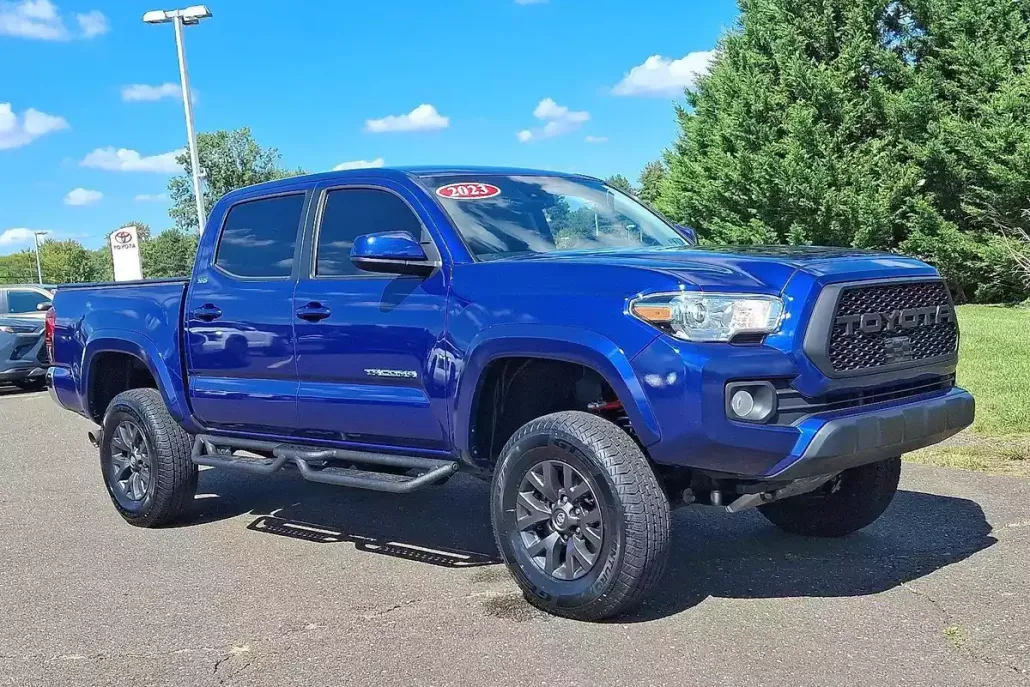 2023 Toyota Tacoma 4x4 SR5 Double Cab V6 photo 1