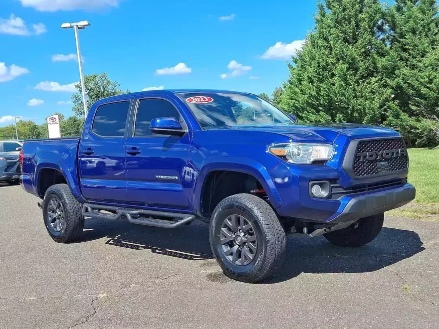 2023 Toyota Tacoma 4x4 SR5 Double Cab V6 photo 1