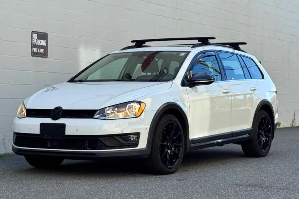 2017 Volkswagen Golf Alltrack TSI SE 4Motion photo 1