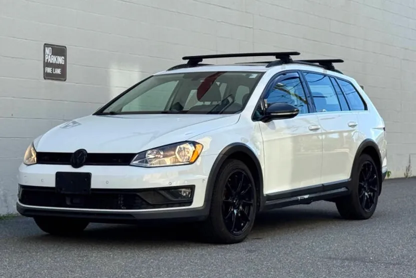 2017 Volkswagen Golf Alltrack TSI SE 4Motion photo 1