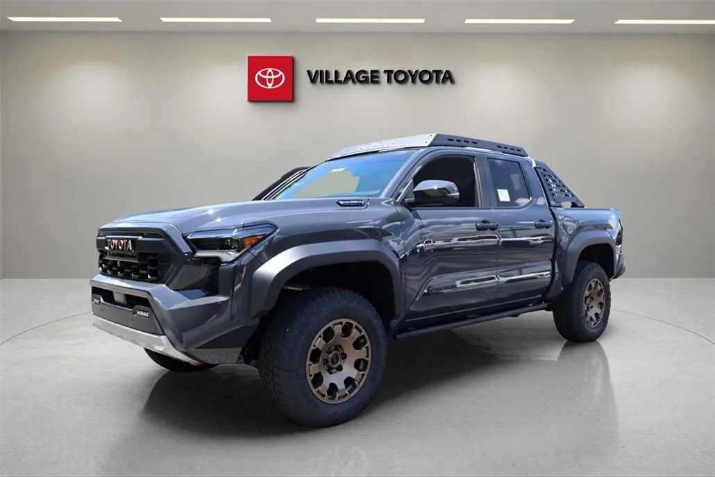 2025 Toyota Tacoma Trailhunter photo 1