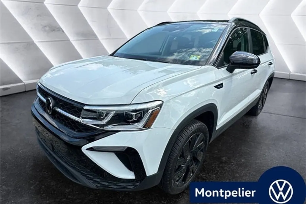 2024 Volkswagen Taos SE photo 1