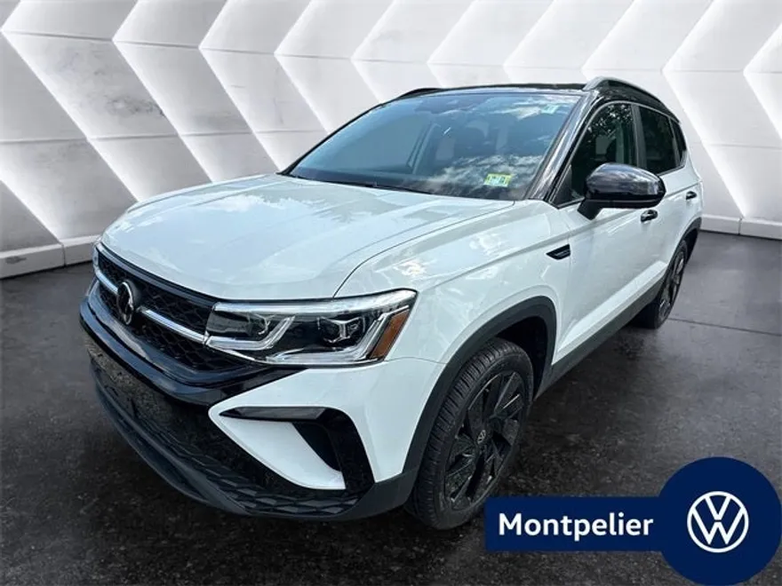2024 Volkswagen Taos SE photo 1