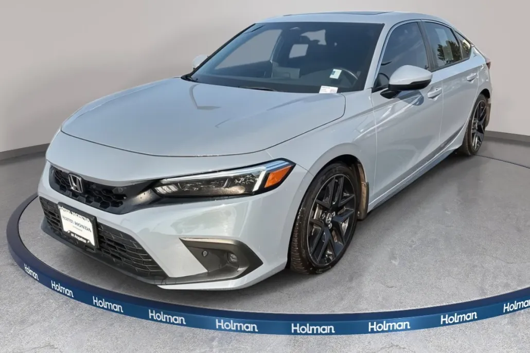 2022 Honda Civic Sport Touring photo 1