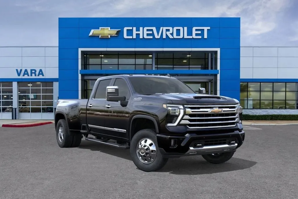 2026 Chevrolet Silverado 3500HD High Country photo 1