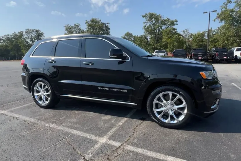 2019 Jeep Grand Cherokee Summit photo 1