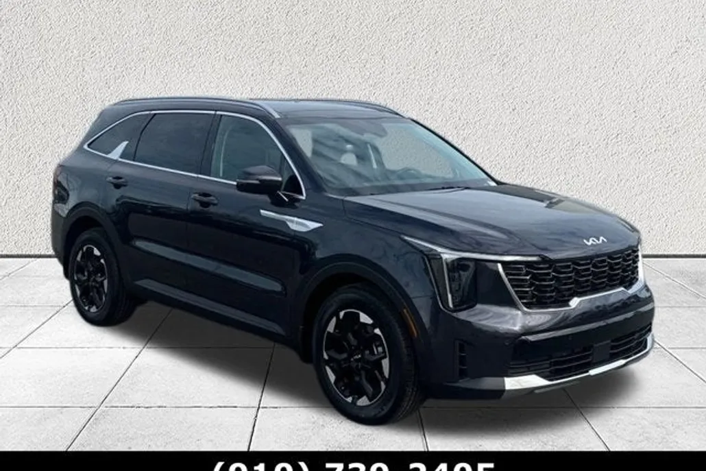2025 Kia Sorento S photo 1