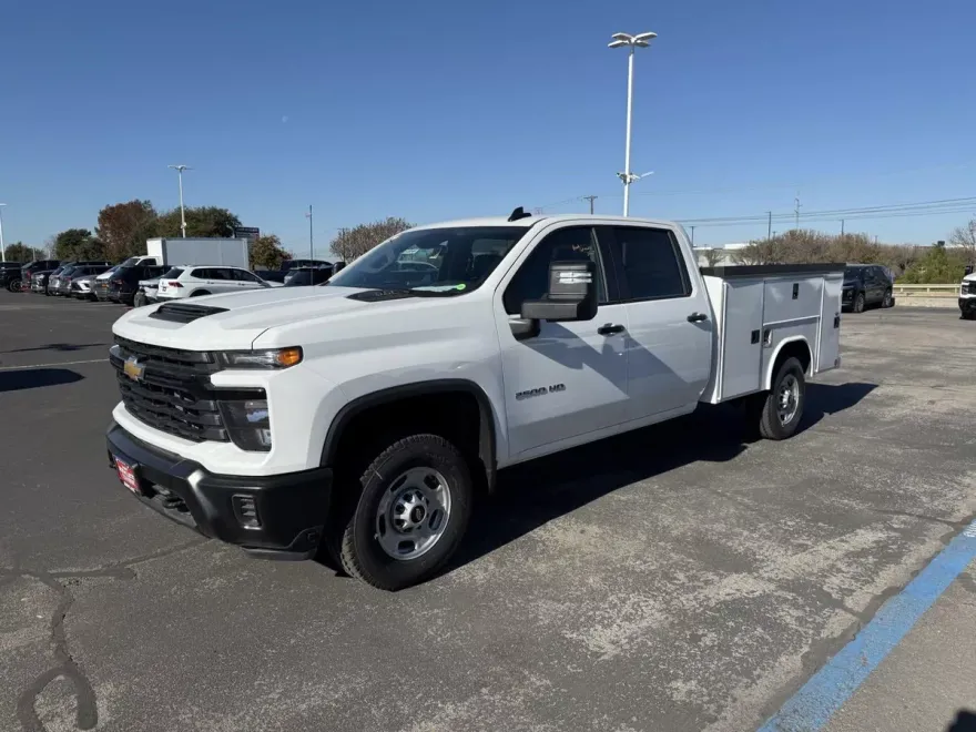 2024 Chevrolet Silverado 2500HD photo 1