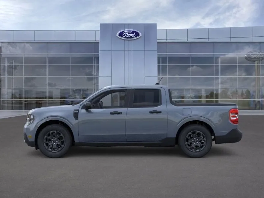 2025 Ford Maverick XLT photo 1
