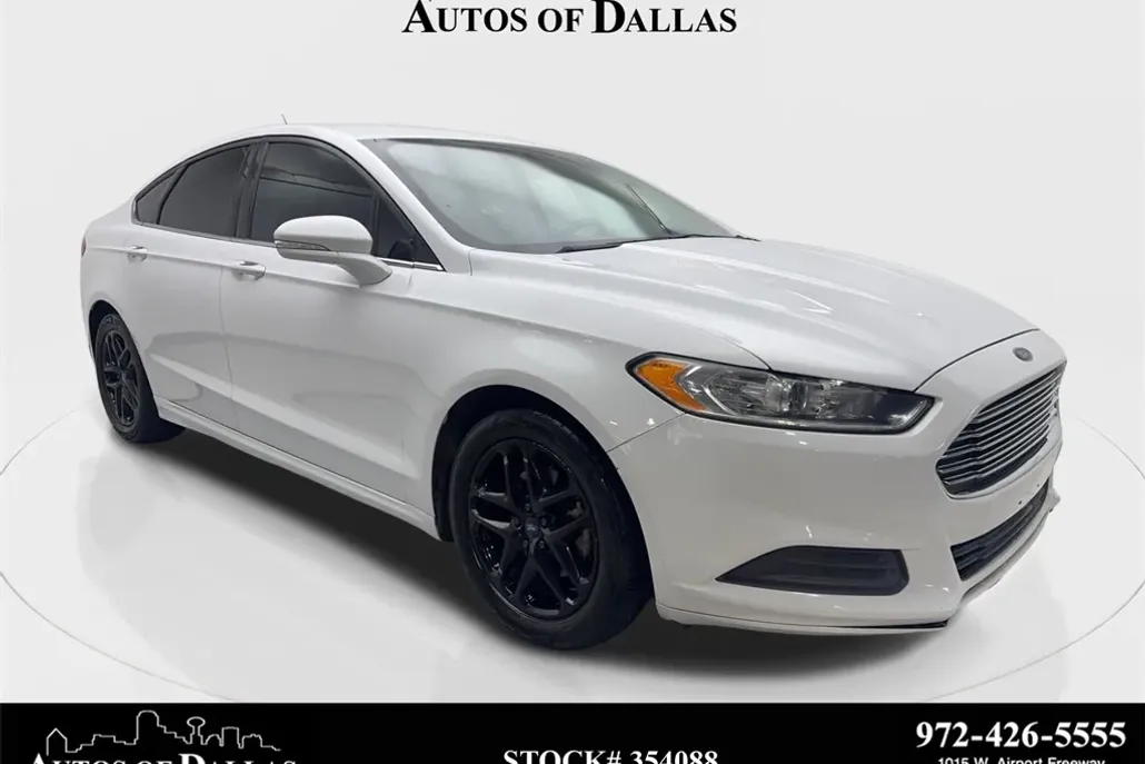 2016 Ford Fusion SE photo 1