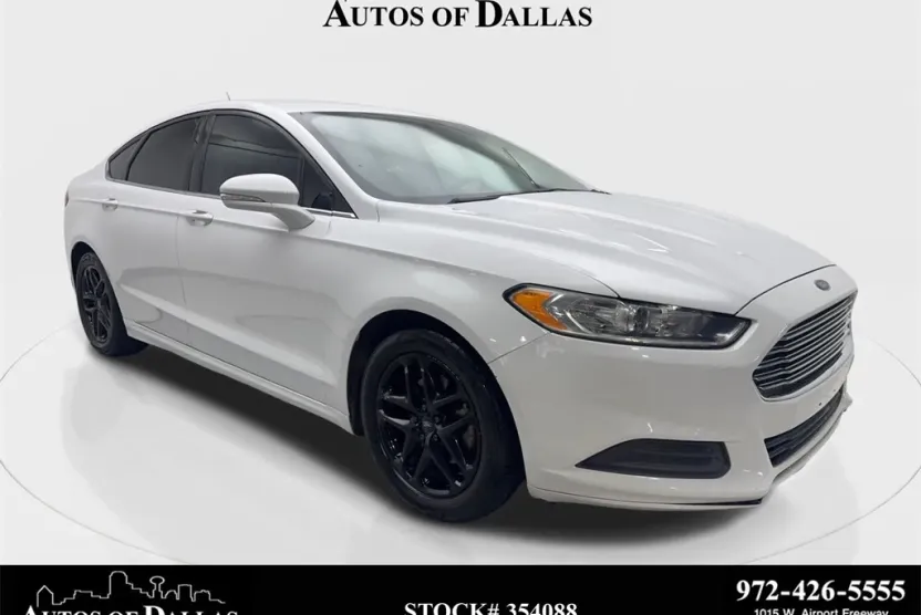 2016 Ford Fusion SE photo 1