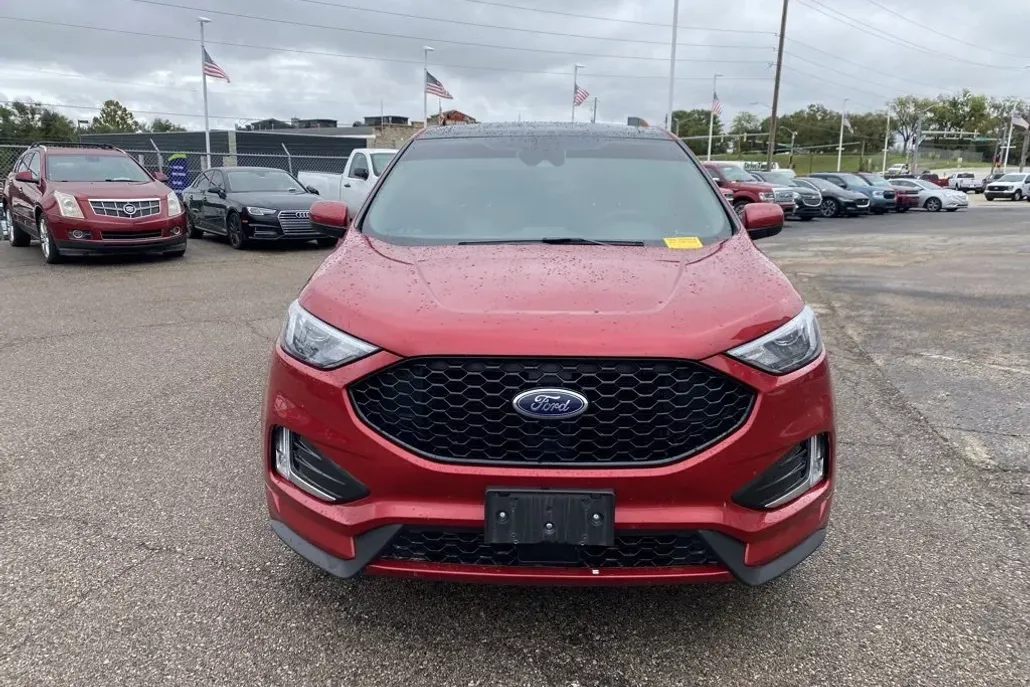 2022 Ford Edge ST photo 1