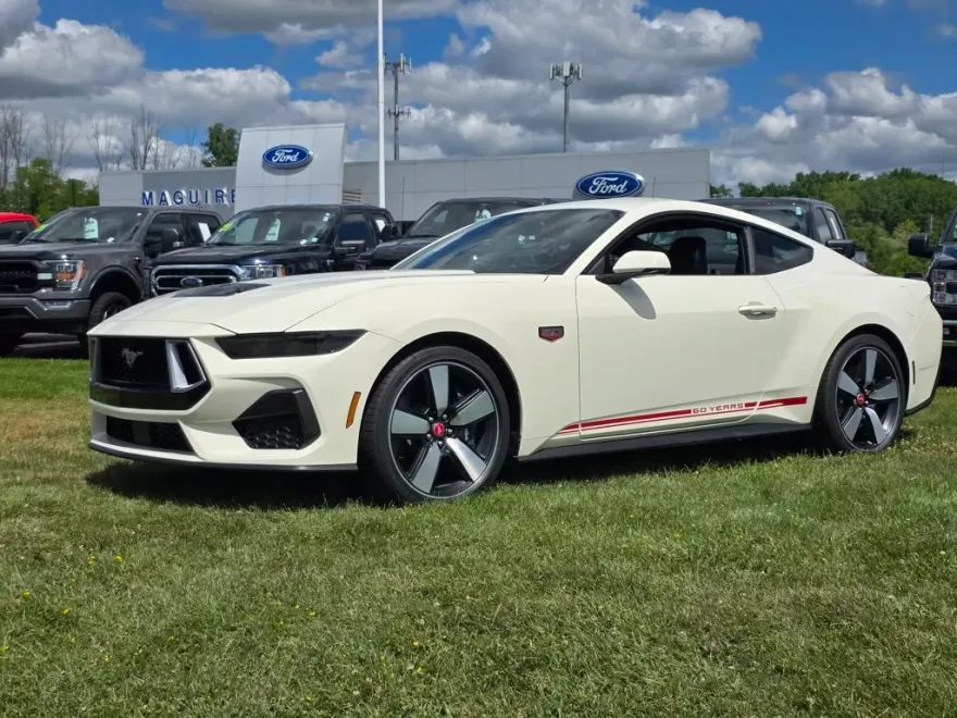 2025 Ford Mustang GT Premium photo 1